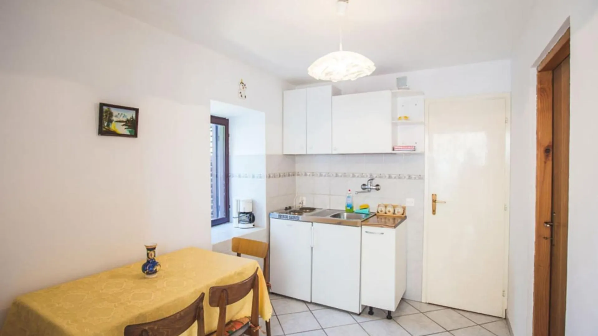 Apartments Jug - Studio Apartment With Private Garden Lopar