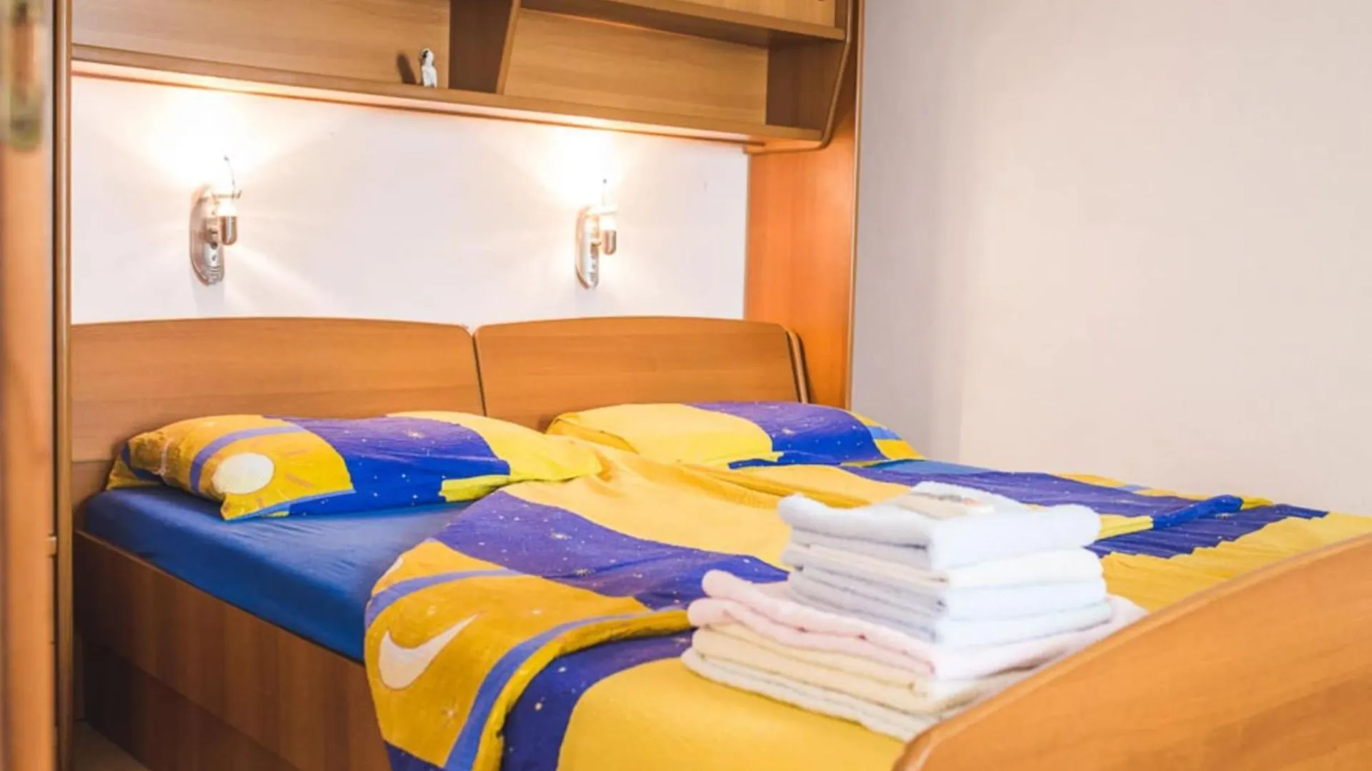 Apartments Jug - Studio Apartment With Private Garden Lopar